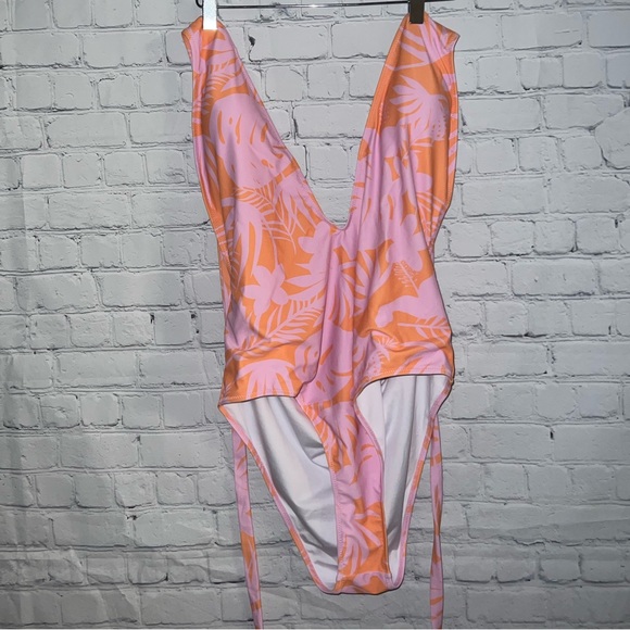 live life on the beach Other - BRAND NWT live life on the beach pink & orange swimsuit size XXL